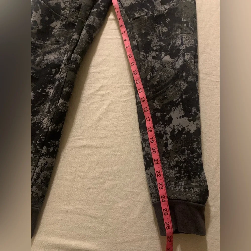 Nike Men’s Black and Gray Patterned Joggers, Medium, NWOT - Picture 13 of 16